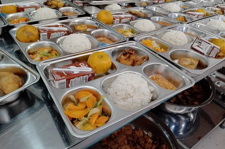 Dari 109 dapur MBG yang beroperasi di Tangsel, baru 15 SPPG mengantongi Sertifikat Laik Higiene Sanitasi. Ini kendalanya. (Foto: kompas.com/Ilustrasi)