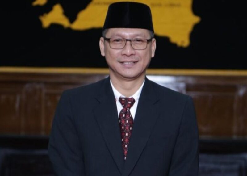 Sekda Banten Deden Apriandhi