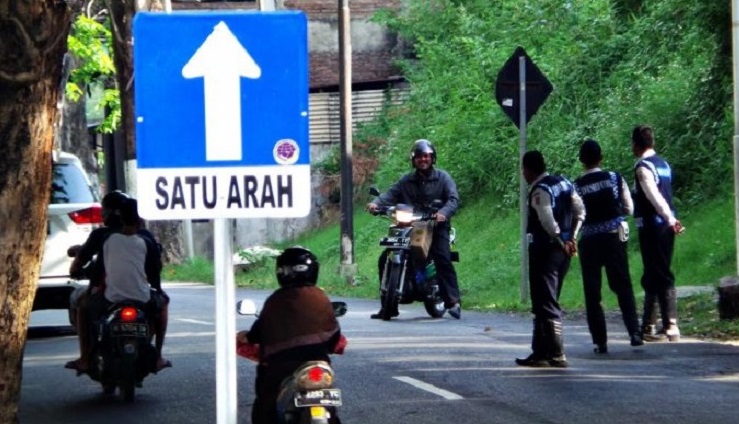 Dishub Tangsel akan membangun u-turn terlindung di Jalan Raya Serpong untuk mengurangi kemacetan dan meningkatkan keselamatan lalu lintas. (Foto: Ilustrasi/Tribunnews.com)