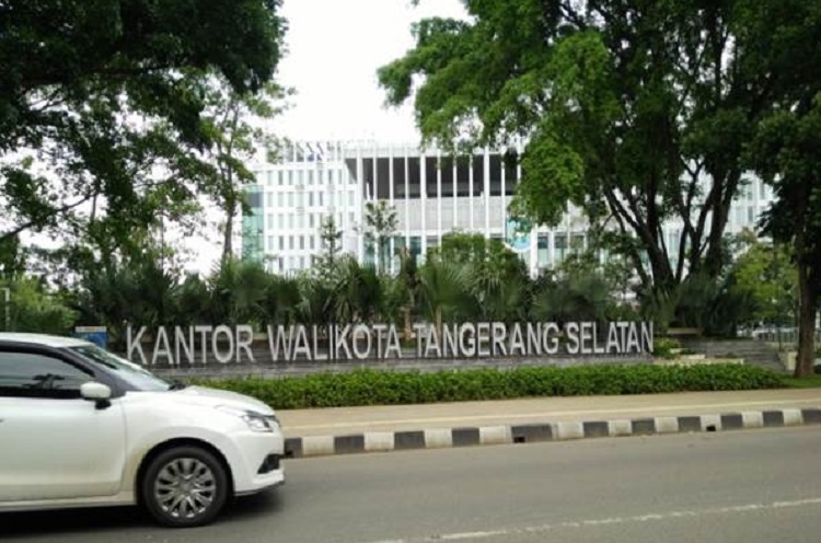 Respons akun resmi Pemkot Tangsel terhadap keluhan warganet menuai sorotan di Threads dan Instagram. (Foto: Bisnis.com)