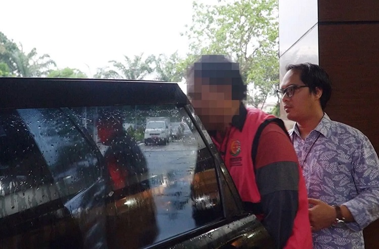 Kejaksaan Negeri (Kejari) Kabupaten Tangerang menetapkan AAS, seorang pegawai Himpunan Bank Negara (Himbara), sebagai tersangka kasus dugaan tindak pidana korupsi kredit fiktif. (Foto: Humas Kejari Kabupaten Tangerang) 