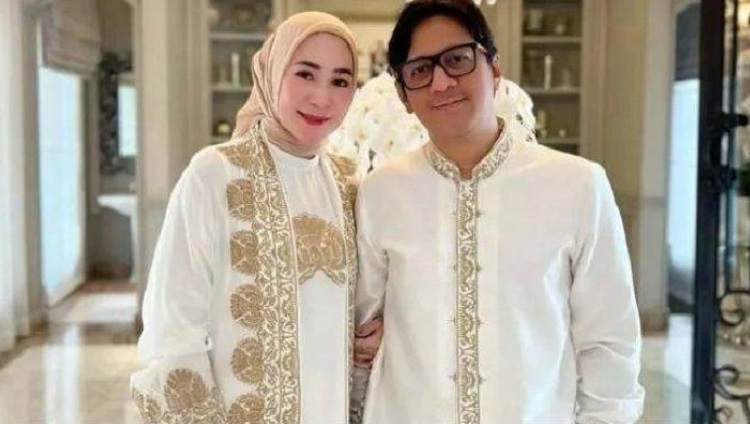 Setelah proses panjang, PA Jaksel memutus cerai Andre Taulany dan Rien Wartia Trigina. Tidak ada sengketa harta maupun hak asuh anak. (Instagram Erin Taulany)