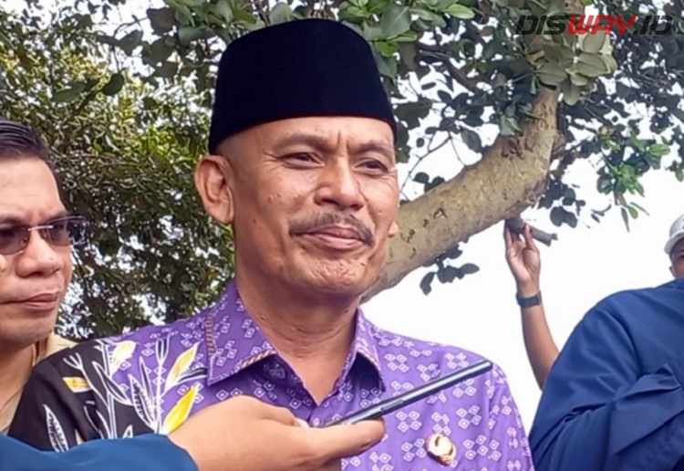 Kepala Desa (Kades) Kohod, Arsin bin Asip, didakwa menjual lahan laut di Desa Kohod, Kecamatan Pakuhaji, Kabupaten Tangerang. (Foto: Disway)