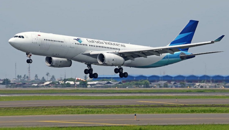 Bandara Soekarno-Hatta batalkan 17 penerbangan rute Timur Tengah Minggu (1/3/2026). Penumpang diminta cek status maskapai resmi. (Foto: Istimewa)