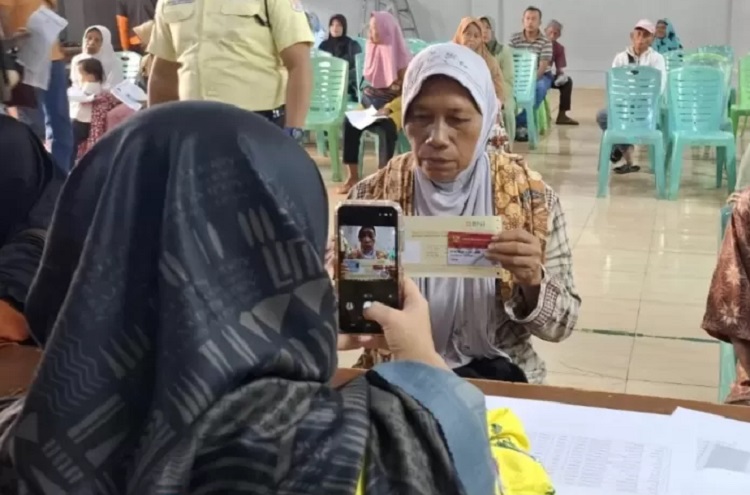 Penerima bansos yang ketahuan main judi online akan dicoret. Namun, mereka masih diberi kesempatan reaktivasi bansos. (Foto: Istimewa)