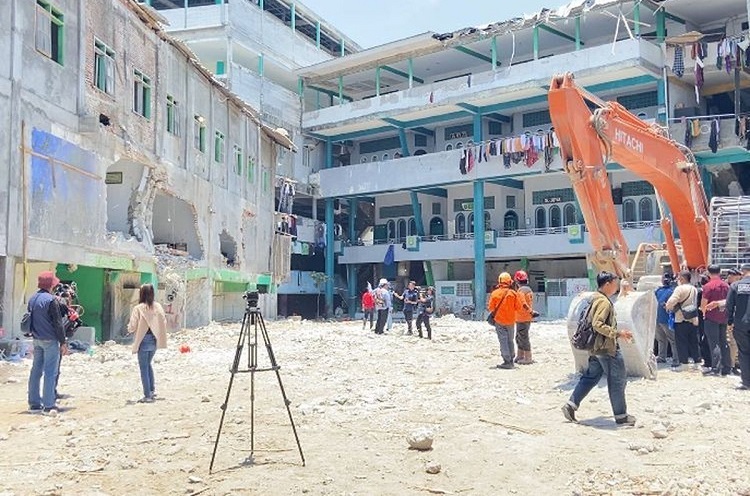 Kondisi reruntuhan Pondok Pesantren Al Khoziny, Sidoarjo, Jawa Timur. (Foto: kompas.com)