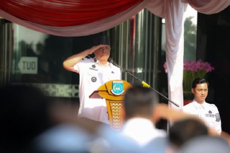 Wali Kota Tangsel Benyamin Davnie memimpin apel upacara Hari Kesaktian Pancasila, Rabu (1/10/2025). Dia mengatakan, 11 ASN di Tangsel diberhentikan dari jabatannya karena melakukan pelanggaran berat. (Foto: Istimewa)