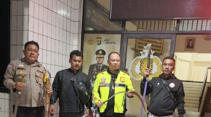 Senjata Tajam