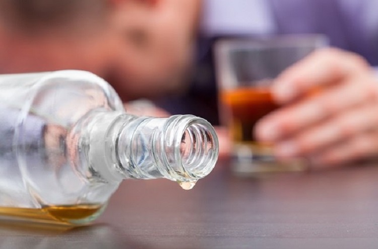 PKS Kota Tangerang mendorong revisi Perda Nomor 7 Tahun 2005 untuk menutup celah peredaran minuman beralkohol, termasuk penjualan daring. (Foto: Alodokter/Ilustrasi)