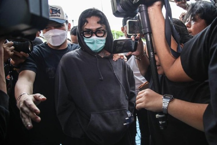 Aktor sekaligus musisi Onadio Leonardo resmi menjalani rehabilitasi tiga bulan setelah terbukti sebagai korban penyalahgunaan narkoba. (Foto: Detik.com)