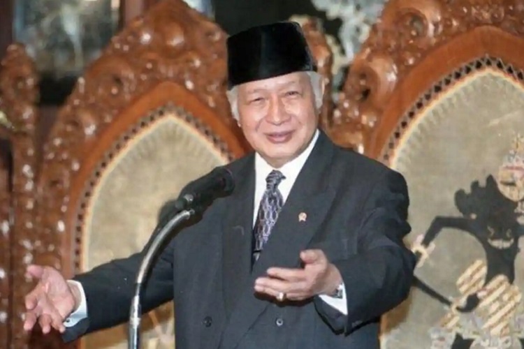 Presiden RI ke-2, HM Soeharto, ditetapkan sebagai Pahlawan Nasional bertepatan pada Hari Pahlawan Nasional 2025, Senin (10/11/2025). (Foto: Kompas)