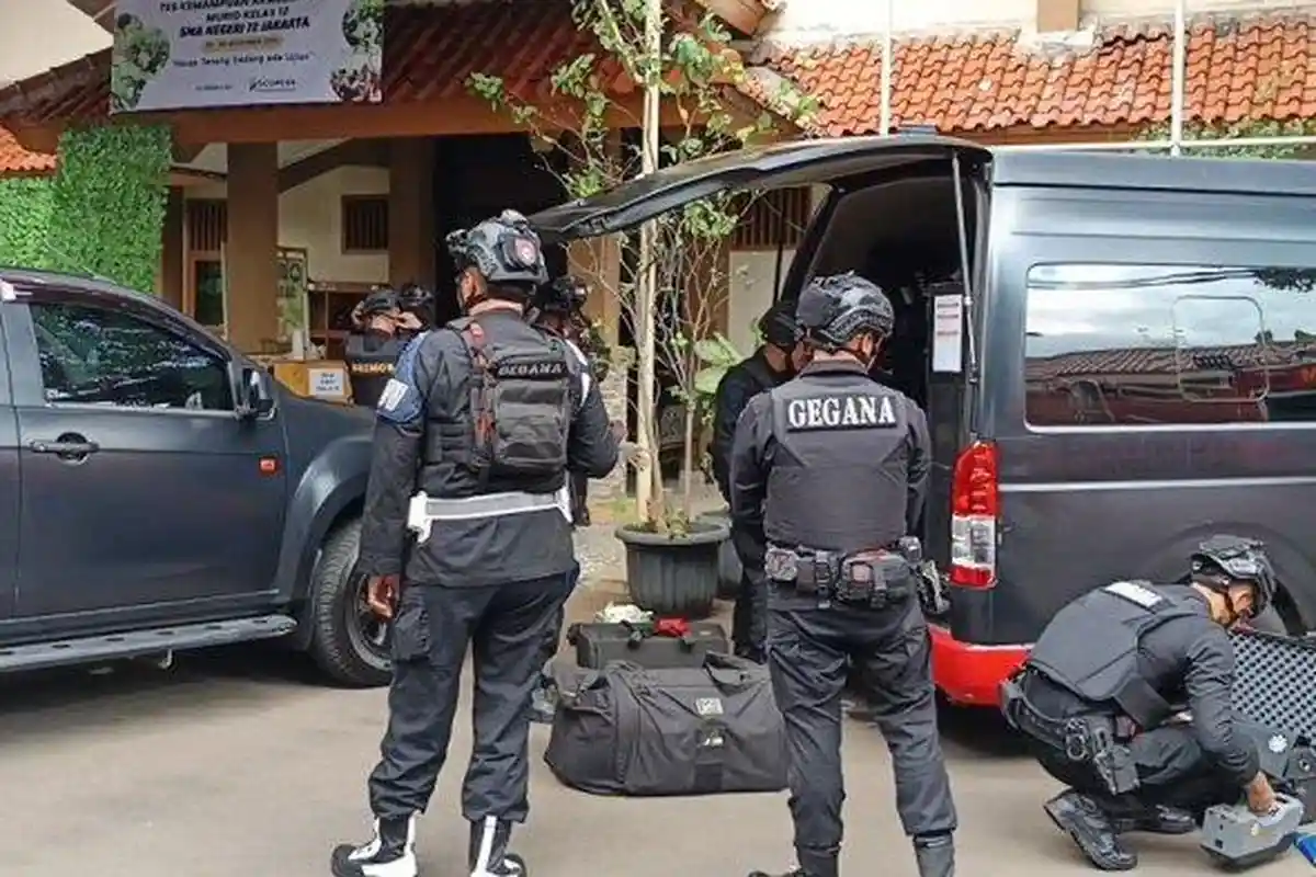 Polresta Tangerang menerjunkan tim penjinak bom dan ratusan personel untuk mengamankan 54 gereja jelang Natal 2025. (Foto: Tribun Jakarta/Ilustrasi)