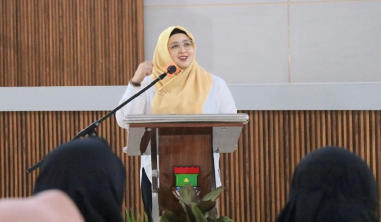 Wakil Bupati Tangerang Intan Nurul Hikmah mengatakan Pemkab Tangerang memperkuat UMKM dan ekonomi kreatif berbasis RTH melalui bantuan peralatan dan pelatihan untuk menekan kemiskinan. (Foto: Dok Pemkab Tangerang)