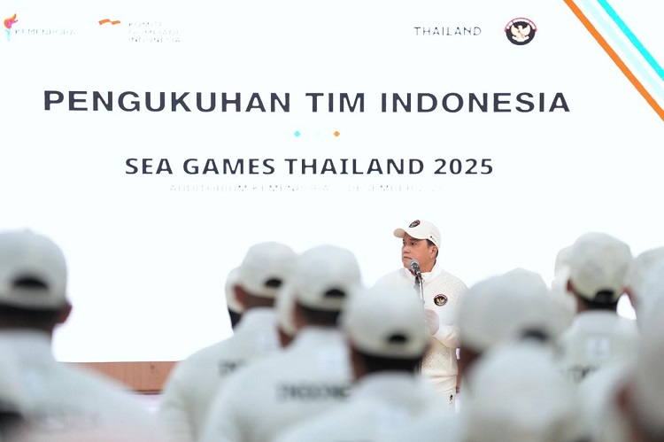 Menpora Erick Thohir mengukuhkan Kontingen Indonesia untuk SEA Games 2025. Sebanyak 1.021 atlet ditargetkan meraih 80 emas dan mempertahankan posisi tiga besar. (Humas Kemenpora)