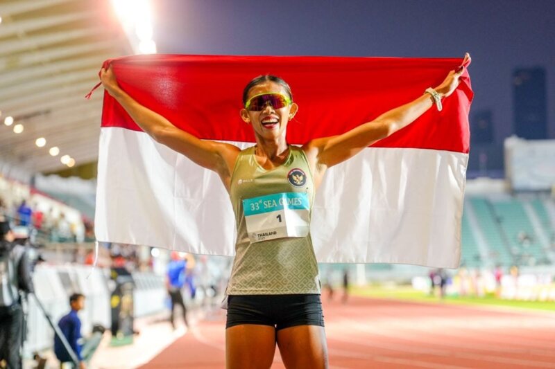 Emilia Nova raih emas saptalomba SEA Games 2025 Thailand, pecahkan rekor nasional, bukti comeback gemilang atlet Indonesia. (Foto: Kemenpora)