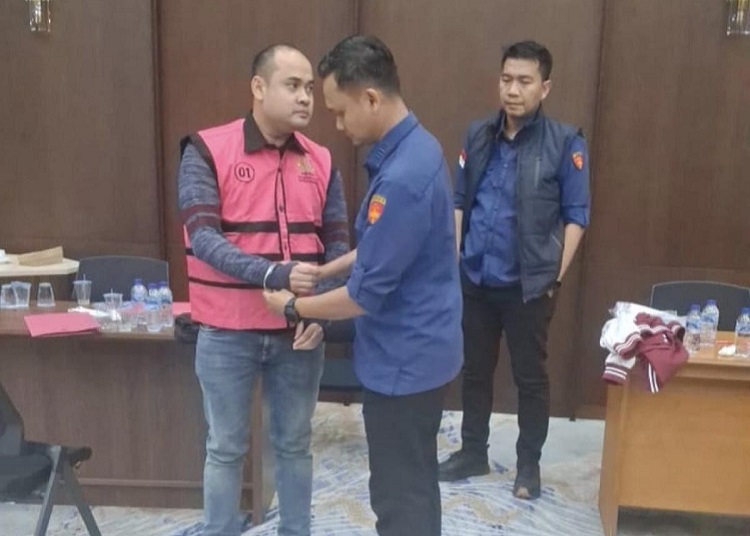 Kejagung menetapkan lima tersangka kasus pemerasan WNA Korsel di Banten, termasuk oknum jaksa dan pihak swasta yang terjaring OTT KPK. (Foto: Istimewa)