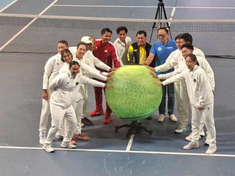 Ketua Umum PP Pelti Nurdin Halid membuka Pro Liga Indonesia Master 2025 di Lapangan Tenis Indoor PGN, Jakarta Barat, Selasa (23/12/2025). (Foto: Dok PP Pelti)