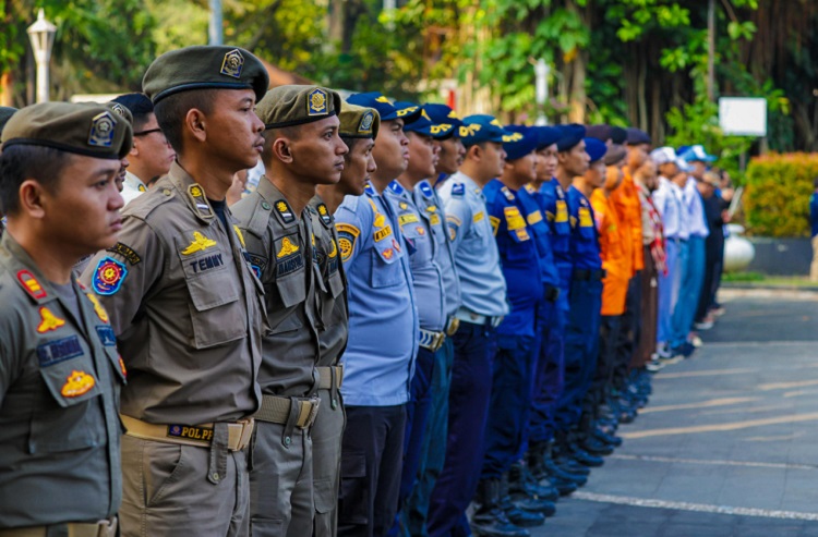 Sebanyak 1.224 personel gabungan dikerahkan Polres Tangsel dalam Operasi Lilin 2025 untuk mengamankan perayaan Nataru. (Foto: JPNN/Ilustrasi)