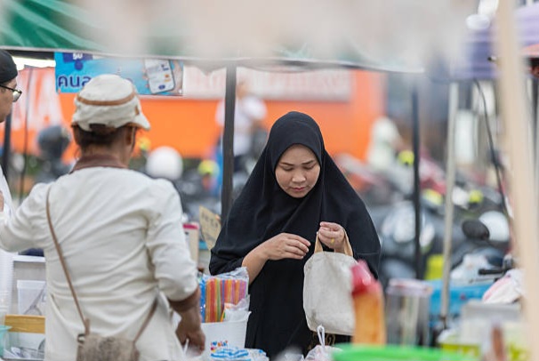Pemkot Tangsel berencana kembali menggelar Bazar Ramadan pada 8-10 Maret 2026 di Islamic Center Baiturrahmi. (Foto: iStockphoto/Ilustrasi)