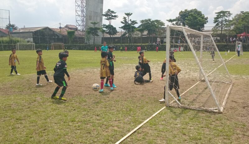Pagustas Soccer League 2026 kembali bergulir usai Lebaran. Sebanyak 70 pertandingan digelar pada pekan kedua di tiga kategori usia. (Foto: Aktual Tangerang/Adi Subchan)