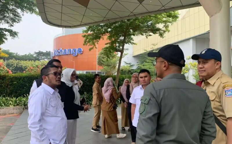 Pansus DPRD Tangsel menemukan dugaan perubahan aliran Kali Ciputat saat inspeksi RTRW. Pengembang Mall Bintaro Xchange akan dipanggil. (Foto: Tribun Banten)