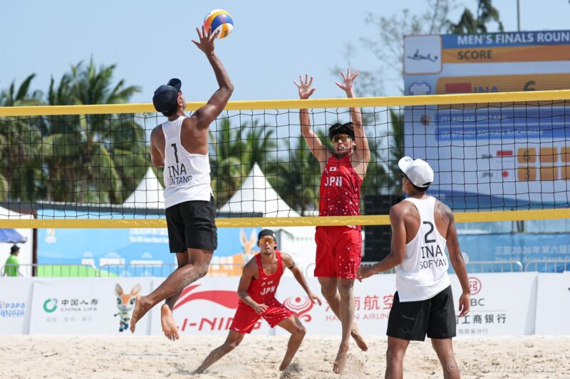 Duet Bintang Akbar dan Sofyan Rachman membawa Indonesia lolos ke perempat final Asian Beach Games 2026 usai kalahkan Jepang. (Foto: Istimewa)