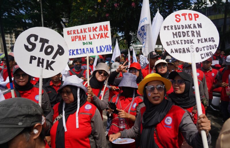 Ribuan buruh Tangerang tuntut revisi UU Ketenagakerjaan hingga penghapusan outsourcing dalam aksi May Day 2026 di Monas. (Foto: Info Publik)