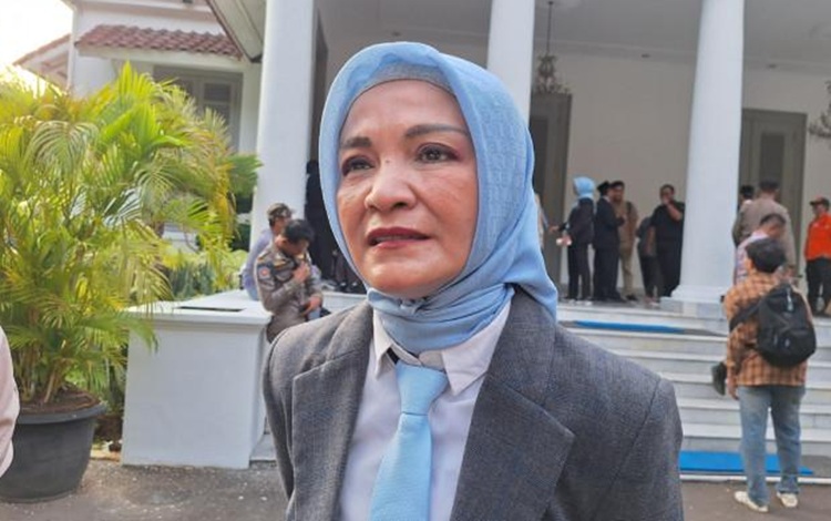 Daftar lima pejabat terkaya di Pemprov Banten berdasarkan LHKPN 2025. Kadinkes Ati Pramudji Hastuti menempati posisi pertama dengan harta Rp17,8 miliar. ((Foto: Tribun Banten)