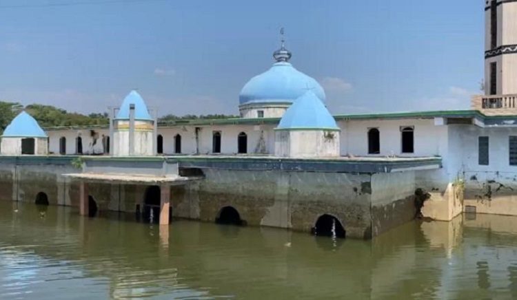 Permukiman yang kembali muncul akibat surutnya Bendungan Karian di Lebak berpotensi menjadi destinasi wisata baru dan membuka peluang ekonomi warga. (Foto: Tribun Banten)