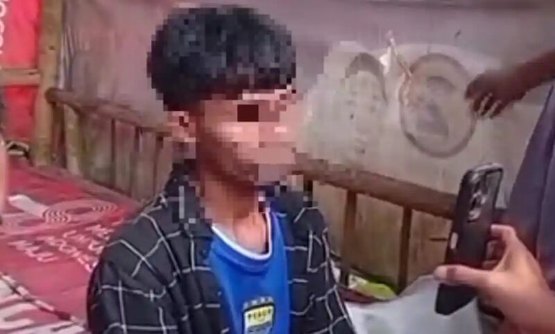 PELECEHAN - Seorang pria di Solear, Kabupaten Tangerang, diamankan warga karena diduga melakukan pelecehan seksual terhadap anak. (Foto: Dok Warga)